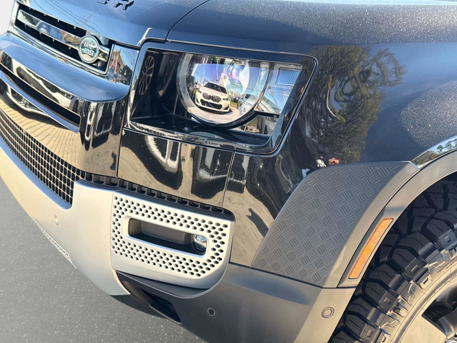 Used 2024 Land Rover Defender 90 S image 9