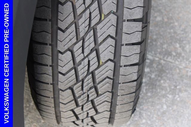 Used 2025 Volkswagen Atlas Peak Edition SE image 15