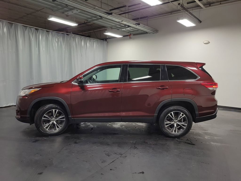 Used 2019 Toyota Highlander LE image 5