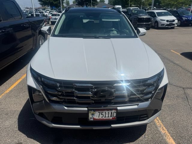 Used 2025 Hyundai Tucson Limited AWD/4WD image 2