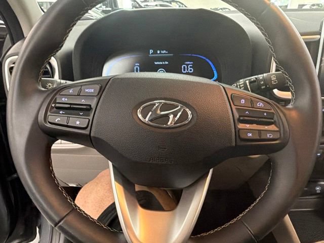 Used 2025 Hyundai Venue SEL FWD image 22