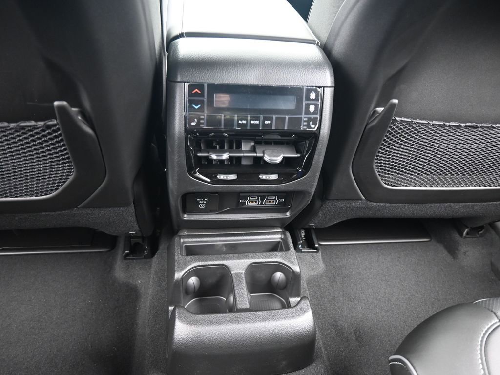 New 2025 Jeep Grand Cherokee L Overland AWD/4WD image 32