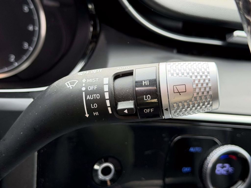 Certified 2025 Genesis GV70 2.5T image 22