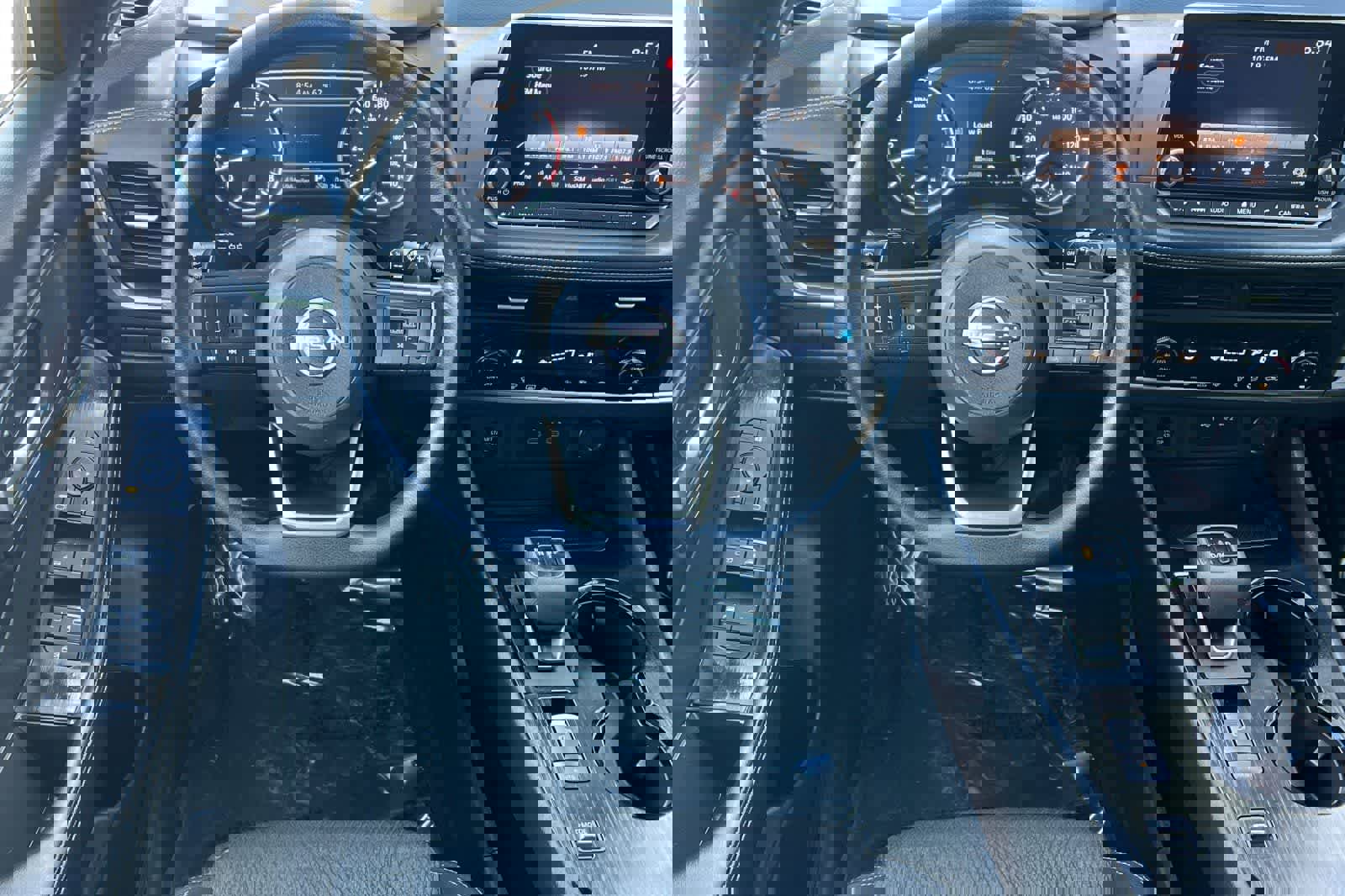 Used 2024 Nissan Rogue SV image 16