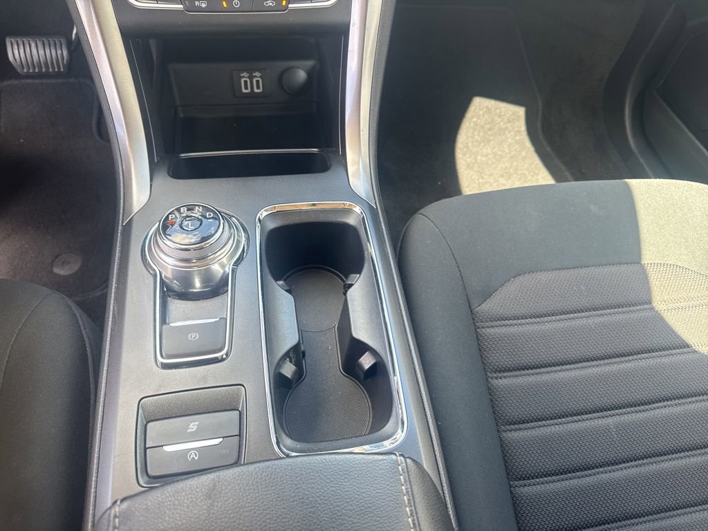 Used 2020 Ford Fusion SE image 8