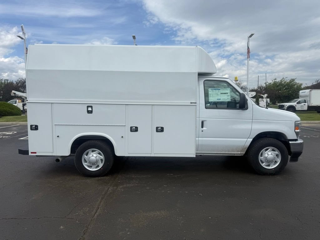 New 2026 Ford E-350 and Econoline 350 Super Duty w/ Power Equipment Group RWD image 2