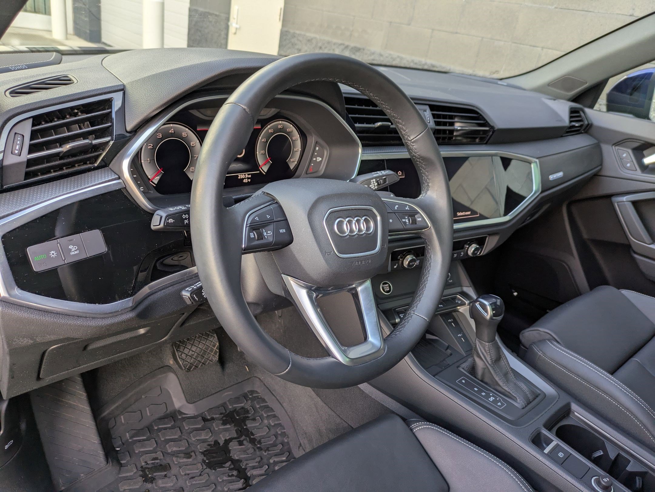 Used 2024 Audi Q3 2.0T Premium Plus w/ Premium Plus Package image 12