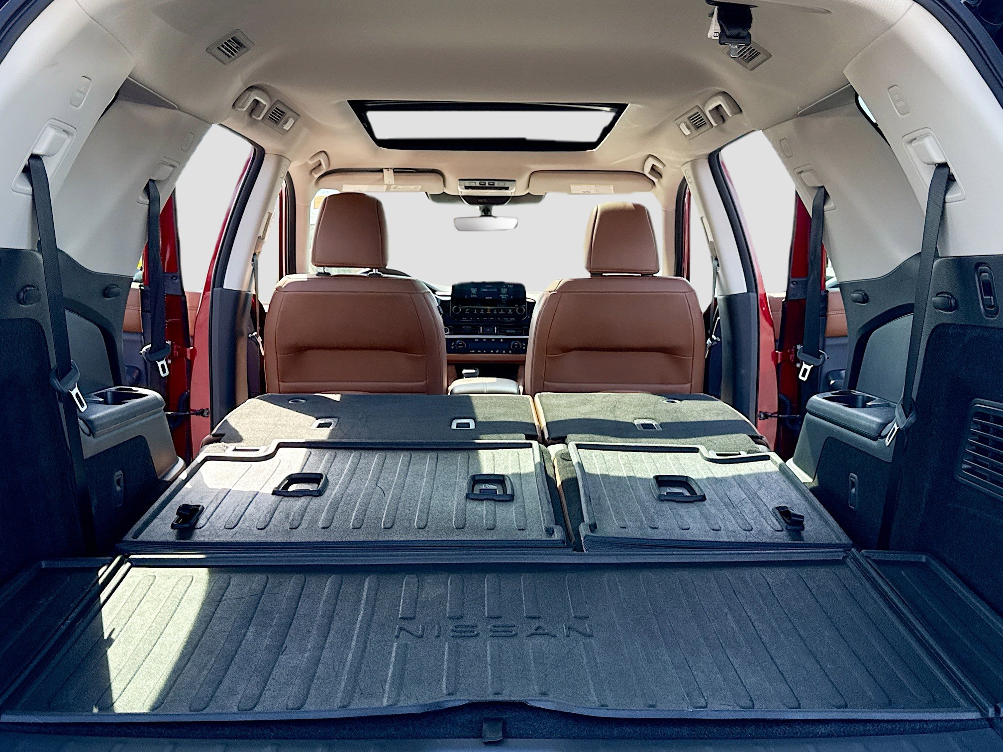 Used 2024 Nissan Pathfinder Platinum w/ Black Appearance Package AWD/4WD image 8