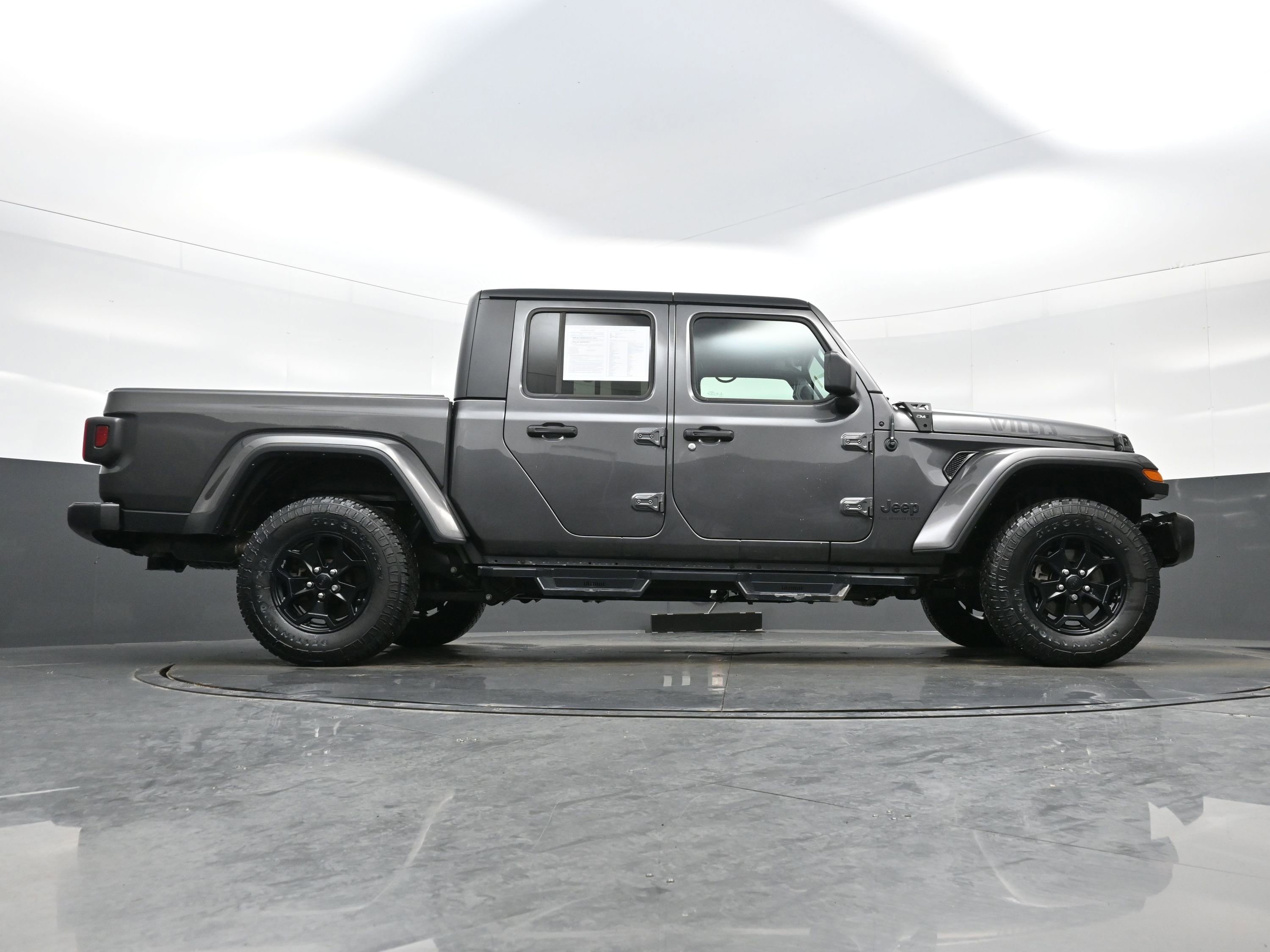 Used 2022 Jeep Gladiator Willys image 29