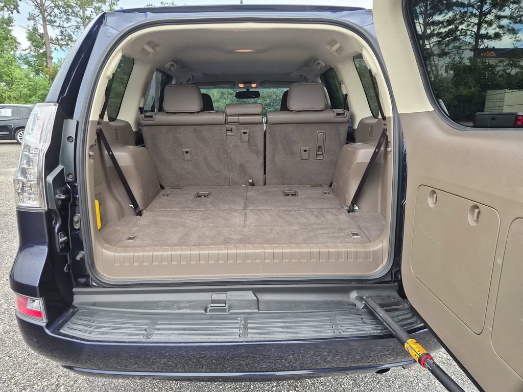 Used 2018 Lexus GX 460 w/ Navigation Package AWD/4WD image 32