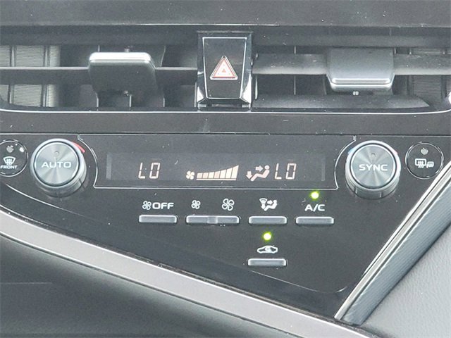 Used 2024 Toyota Camry SE image 25