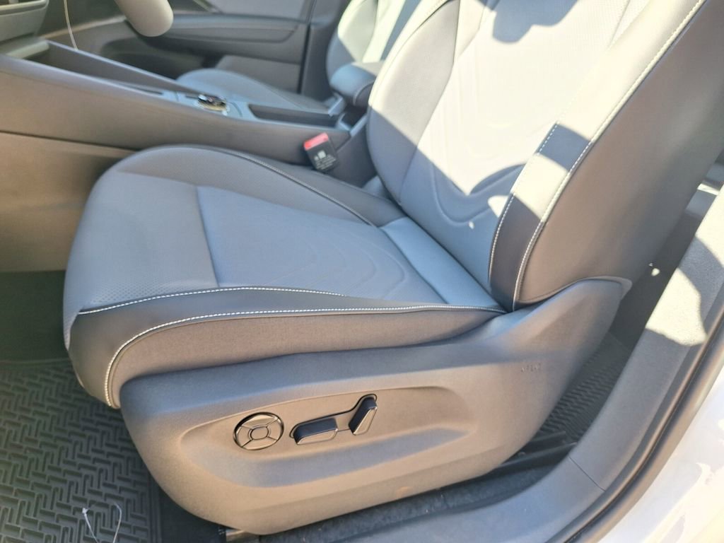 New 2026 Volkswagen Tiguan SE R-Line image 10