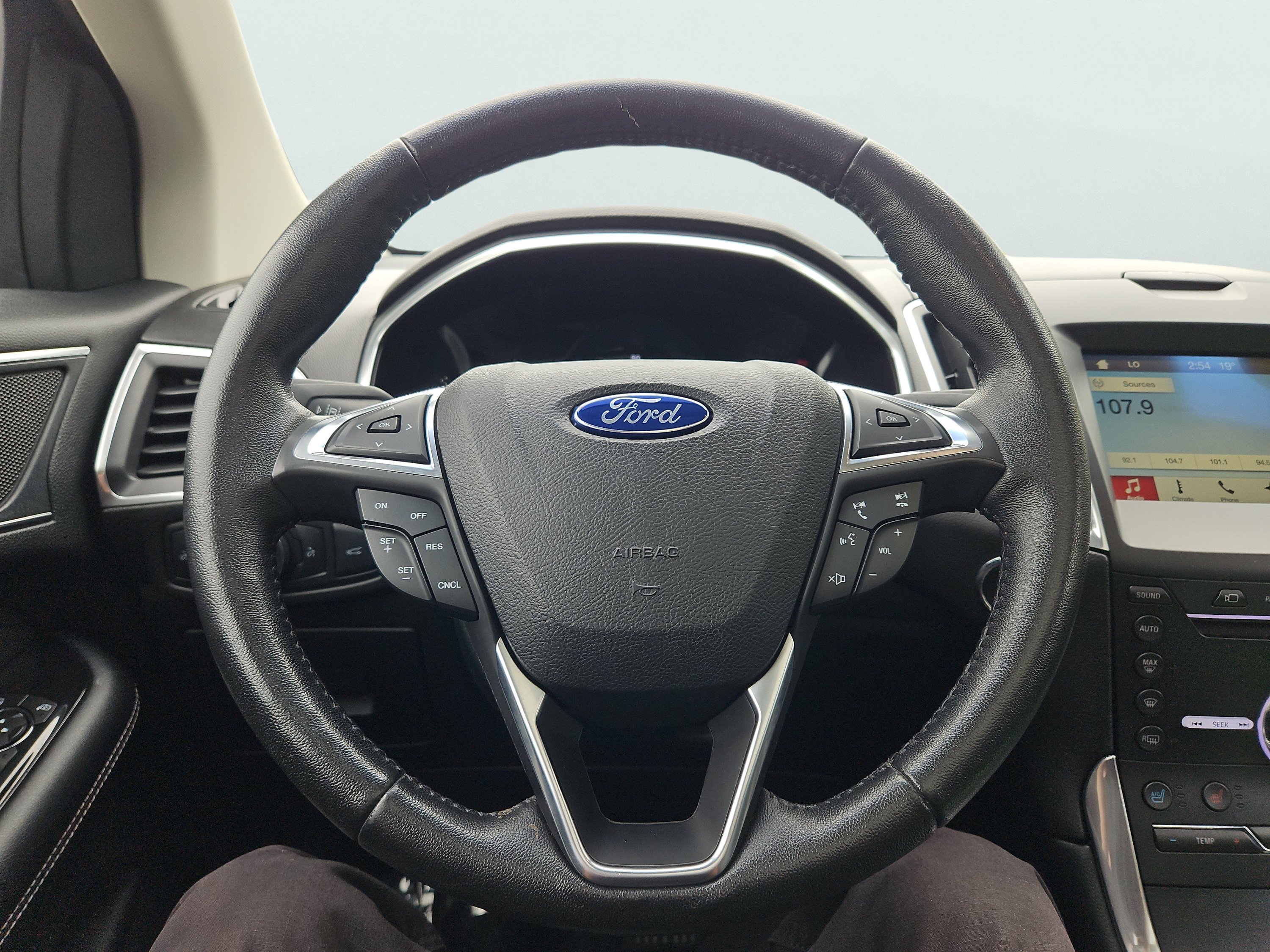Used 2017 Ford Edge Titanium w/ Equipment Group 302A AWD/4WD image 27