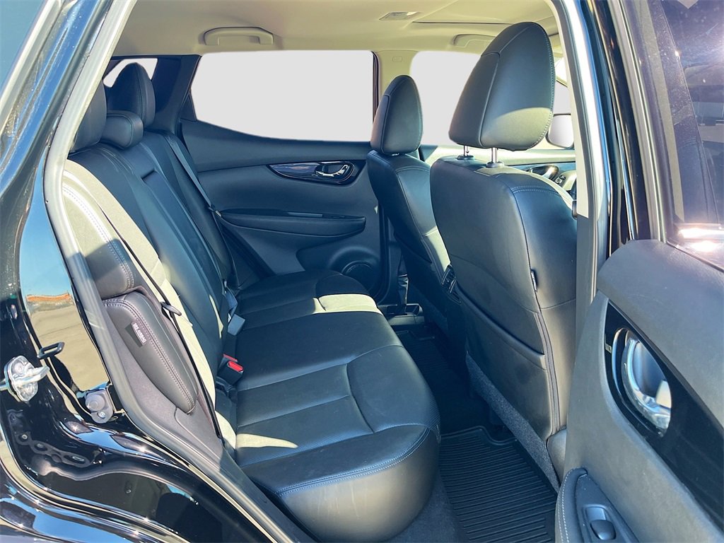 Used 2022 Nissan Rogue Sport SL w/ Premium Package image 29