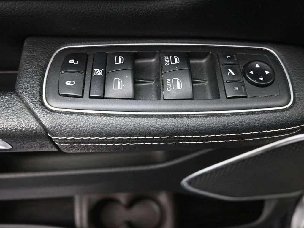 Used 2020 RAM 1500 Laramie w/ Sport Appearance Package image 16