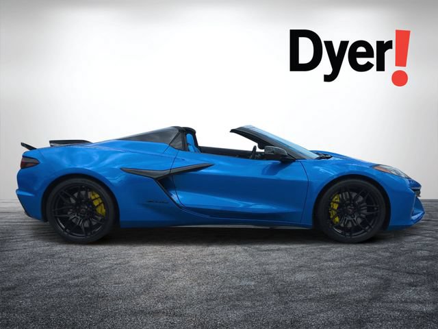 Used 2024 Chevrolet Corvette Z06 w/ Stealth Interior Trim Package RWD image 2