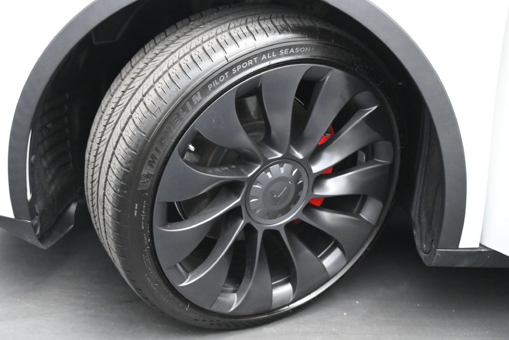 Used 2022 Tesla Model Y Performance AWD/4WD image 19