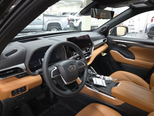 New 2026 Toyota Highlander Platinum image 22