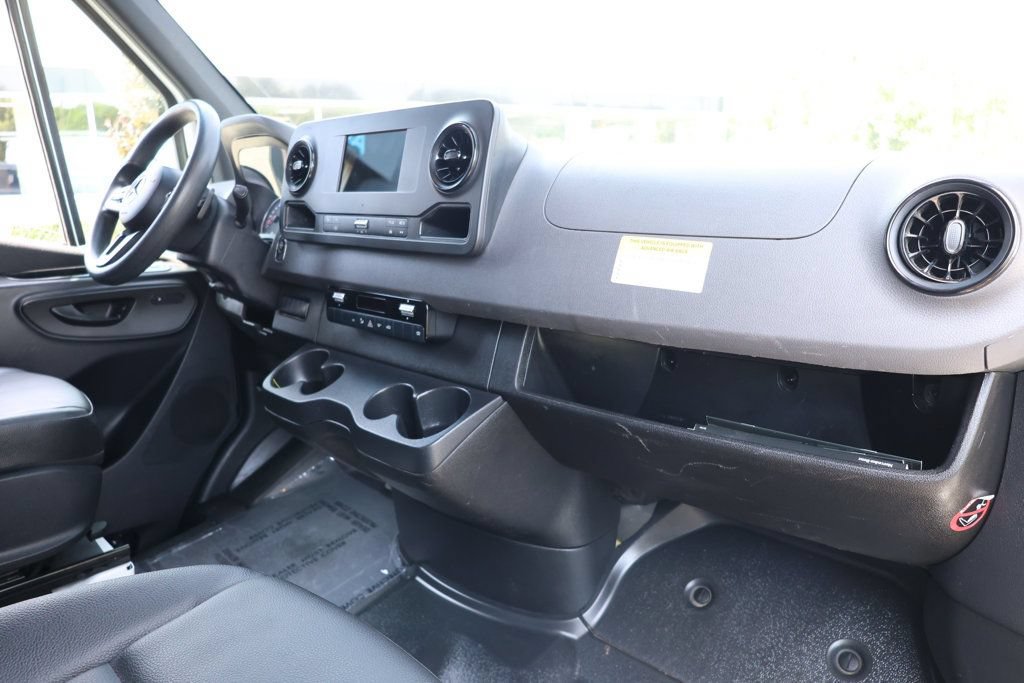 Used 2023 Mercedes-Benz Sprinter 2500 w/ Acoustic Package image 26
