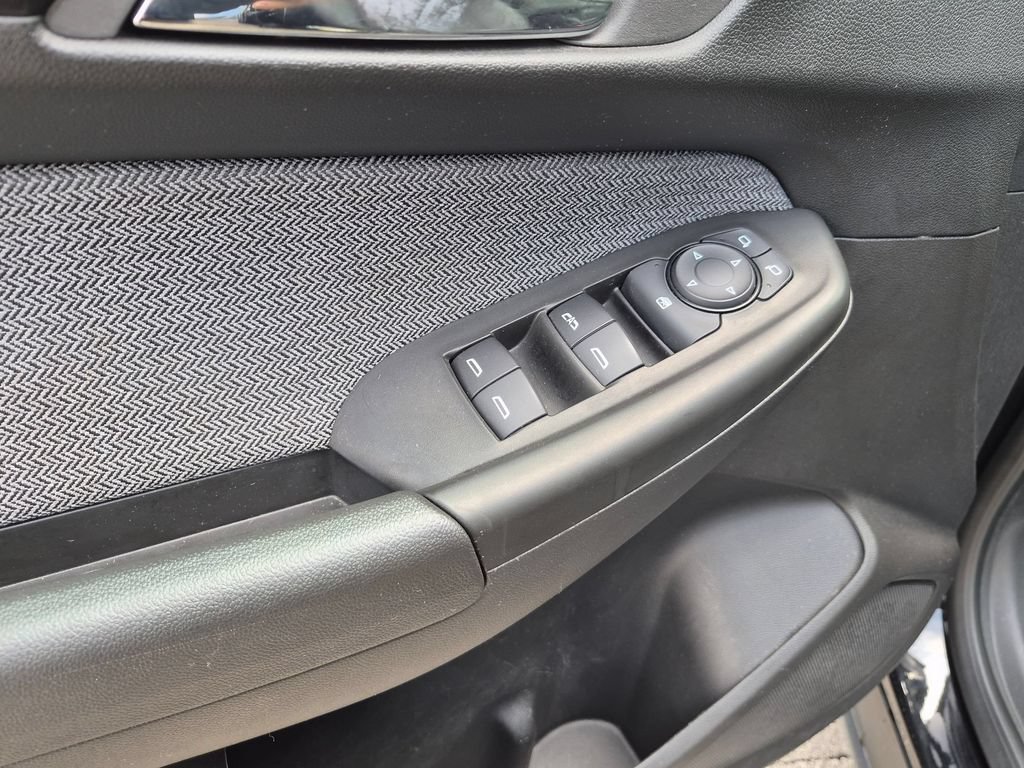 Used 2025 Chevrolet TrailBlazer LT AWD/4WD image 13