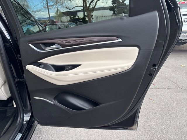 Used 2023 Buick Enclave Avenir image 28