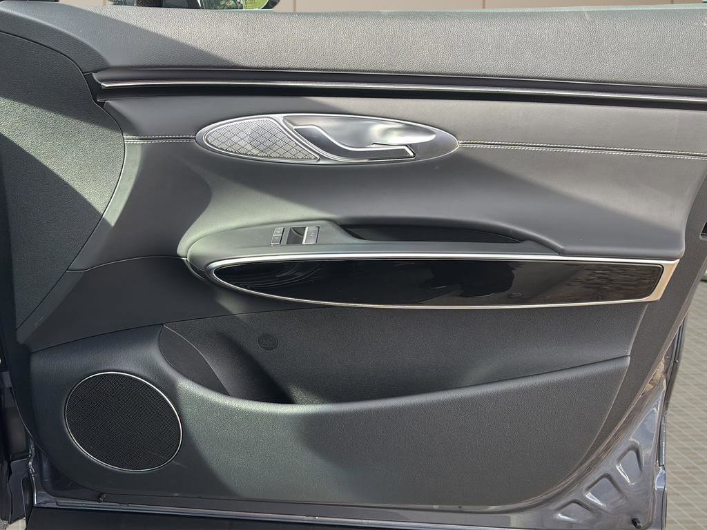 Certified 2026 Genesis GV70 2.5T image 36