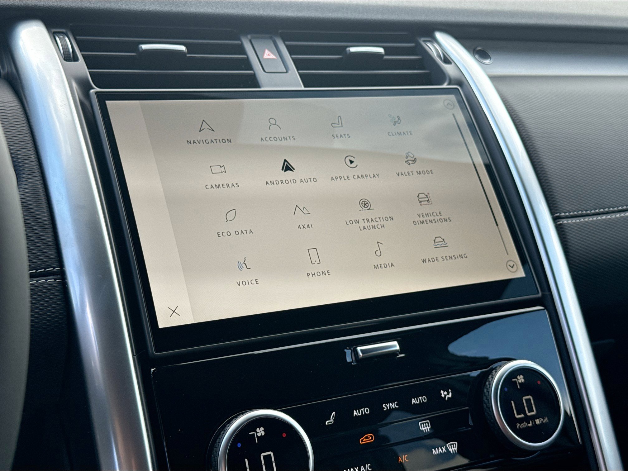 New 2026 Land Rover Discovery Limited Edition image 33