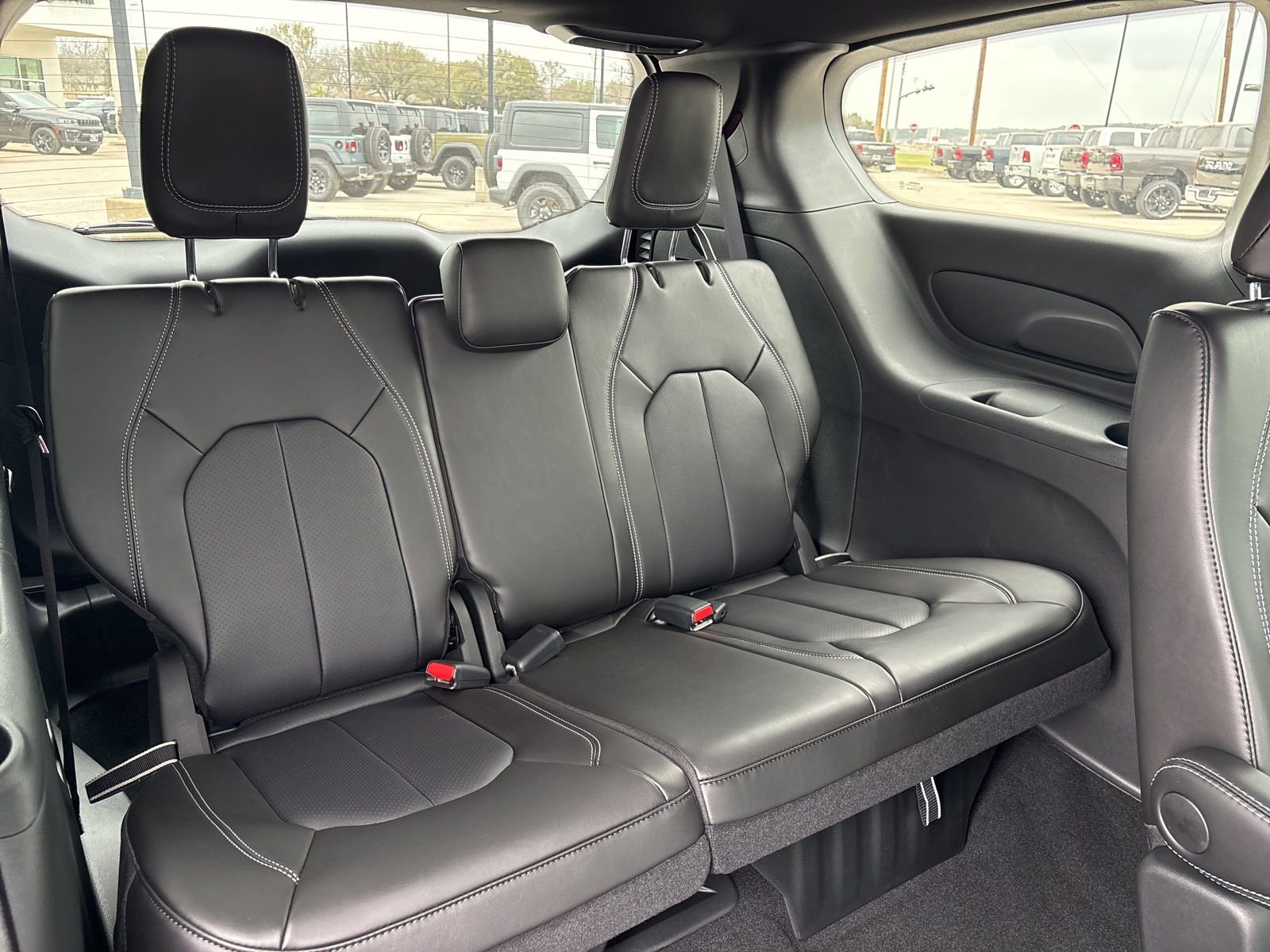 New 2026 Chrysler Pacifica Select image 20