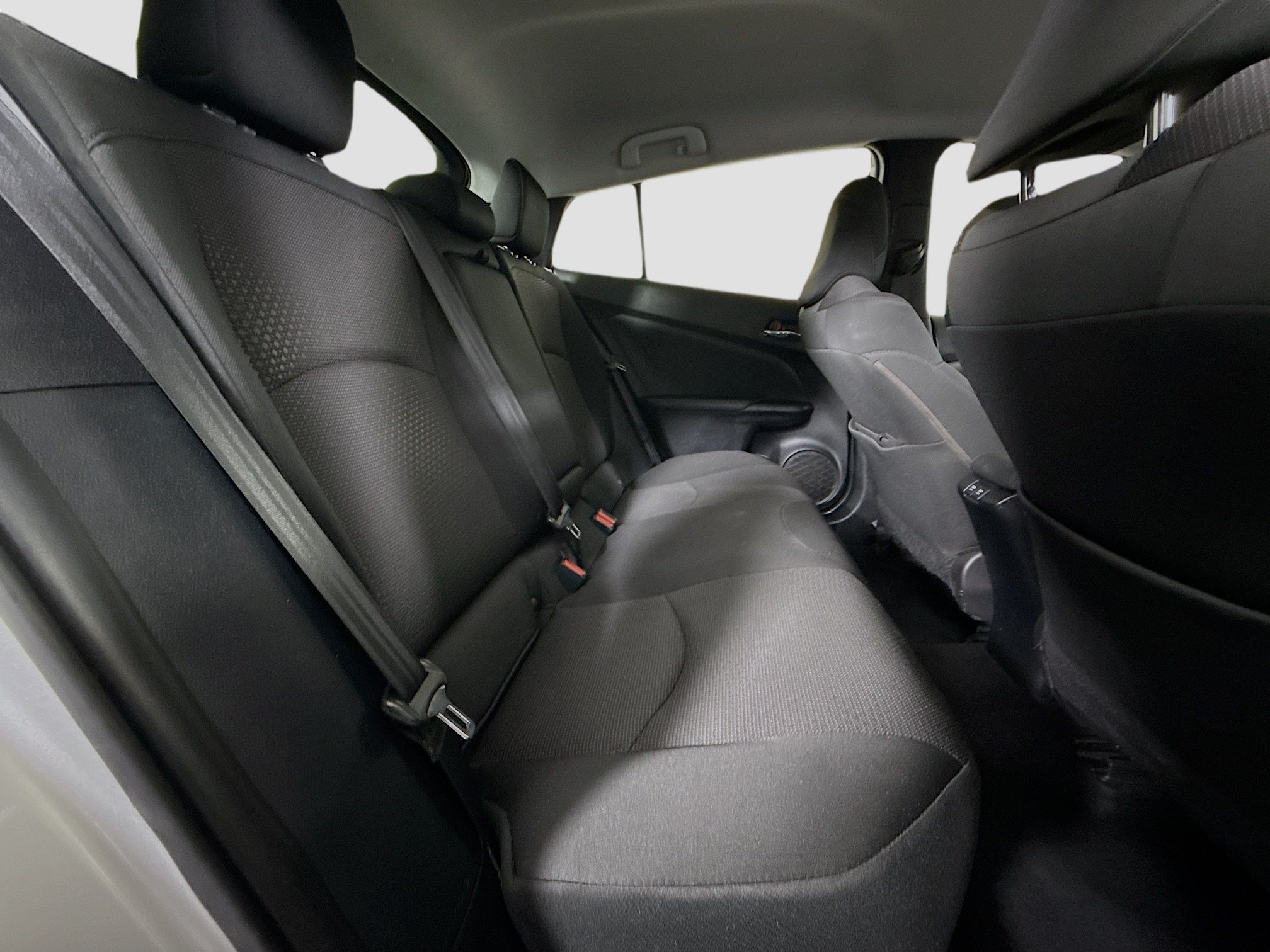 Used 2021 Toyota Prius LE FWD image 27