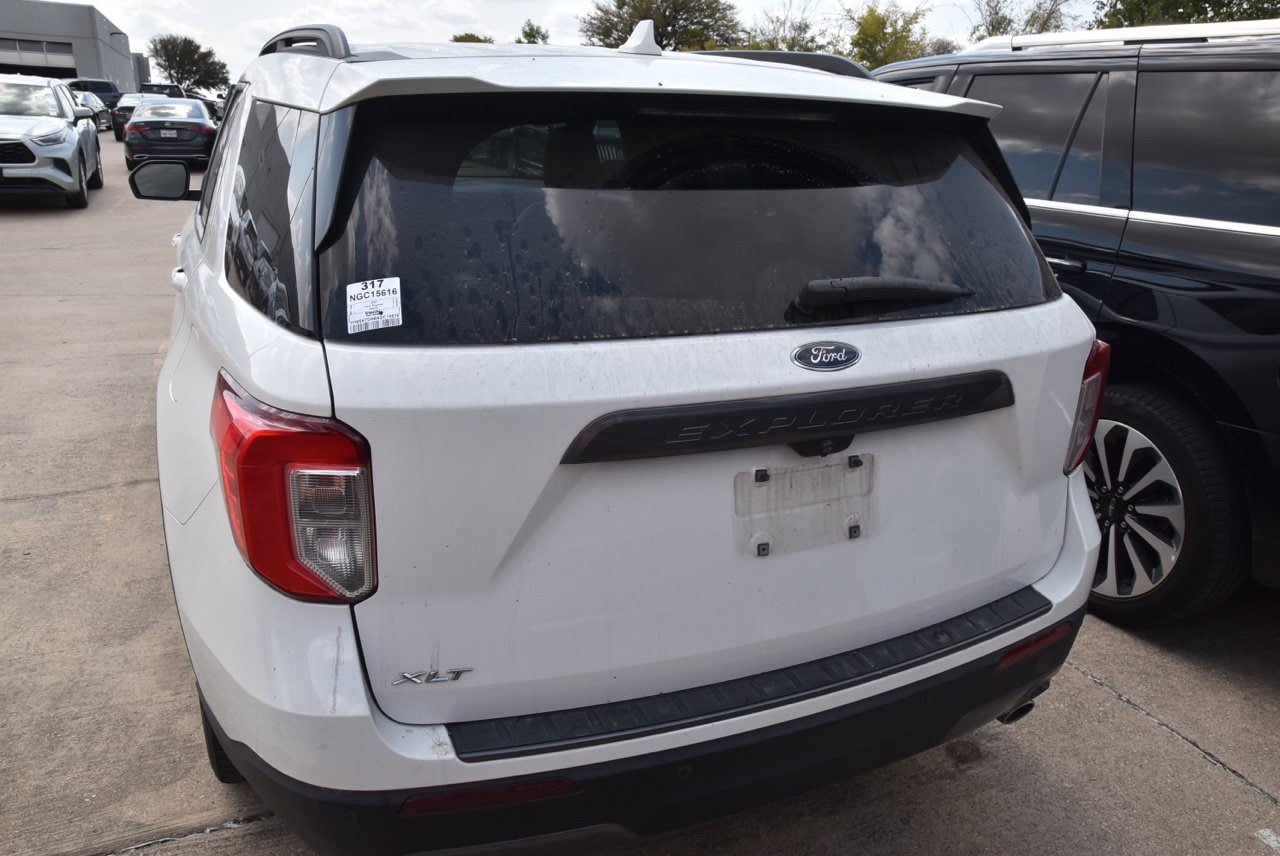Used 2022 Ford Explorer XLT w/ Equipment Group 202A RWD image 7