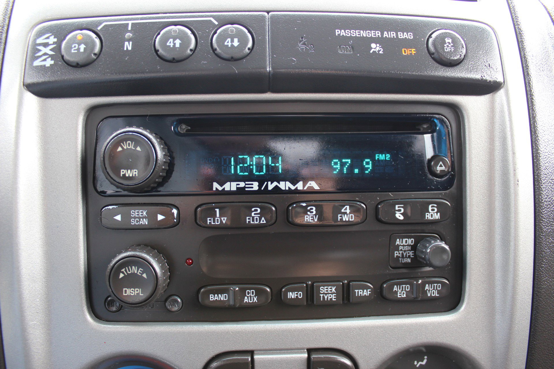 Used 2012 GMC Canyon SLE image 26