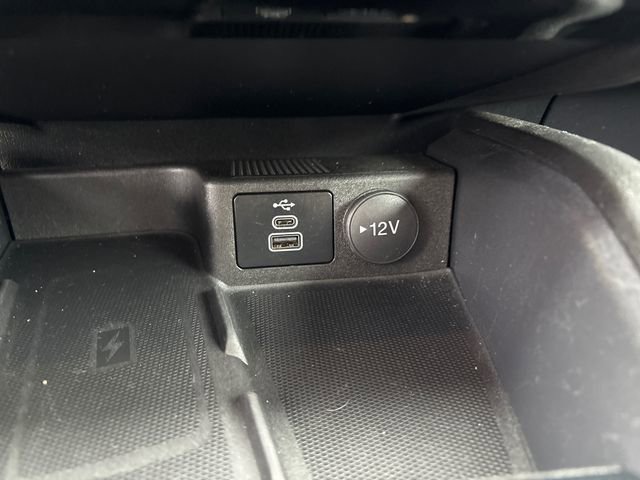 Used 2025 Ford Escape Platinum image 29