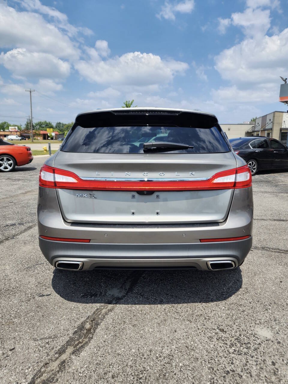 Used 2016 Lincoln MKX Reserve FWD image 13