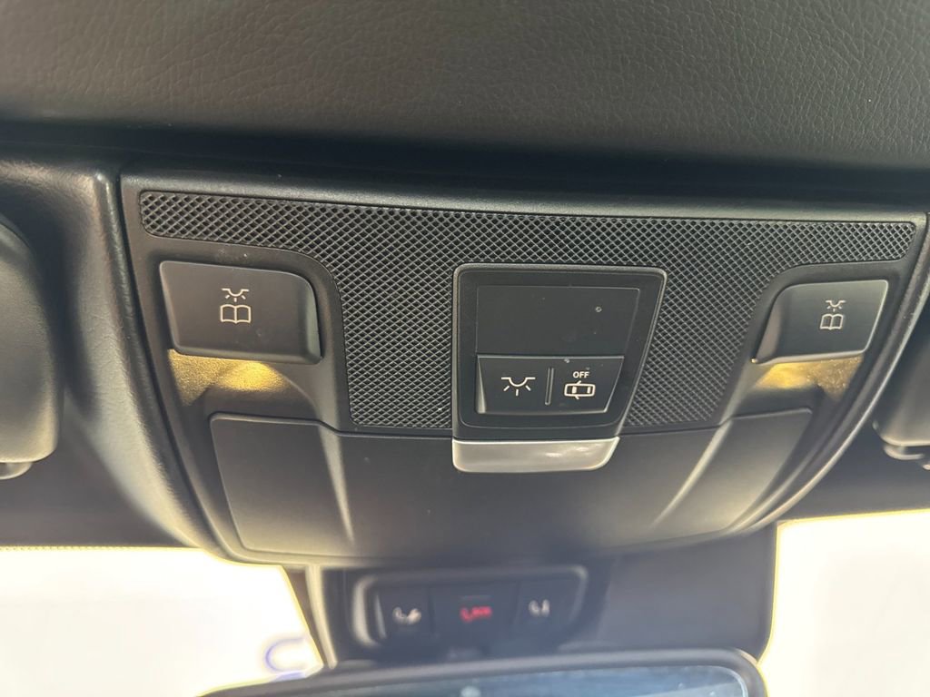 Used 2014 Mercedes-Benz SLK 250 image 27