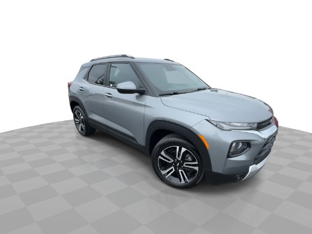 Used 2023 Chevrolet TrailBlazer LT FWD image 2