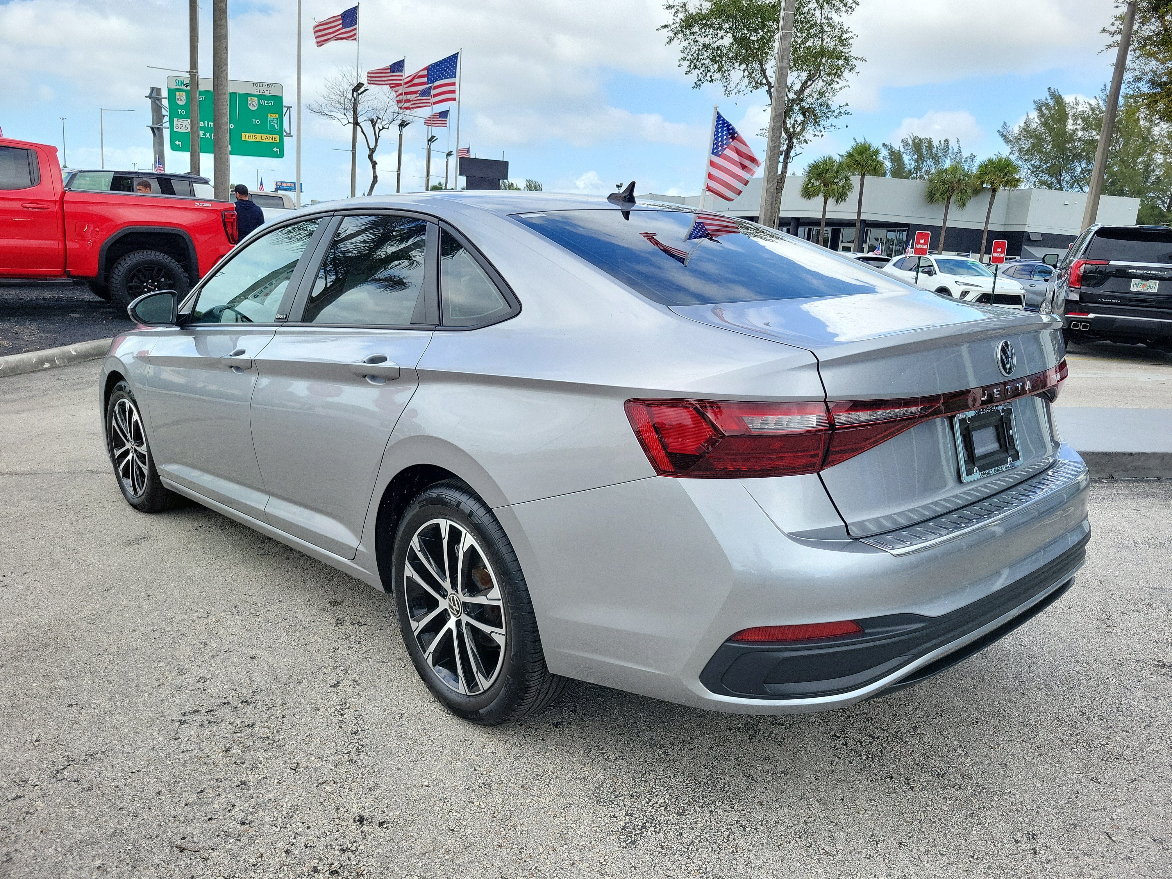 Used 2026 Volkswagen Jetta Sport FWD image 7
