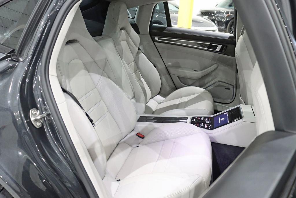 Used 2018 Porsche Panamera Turbo image 28