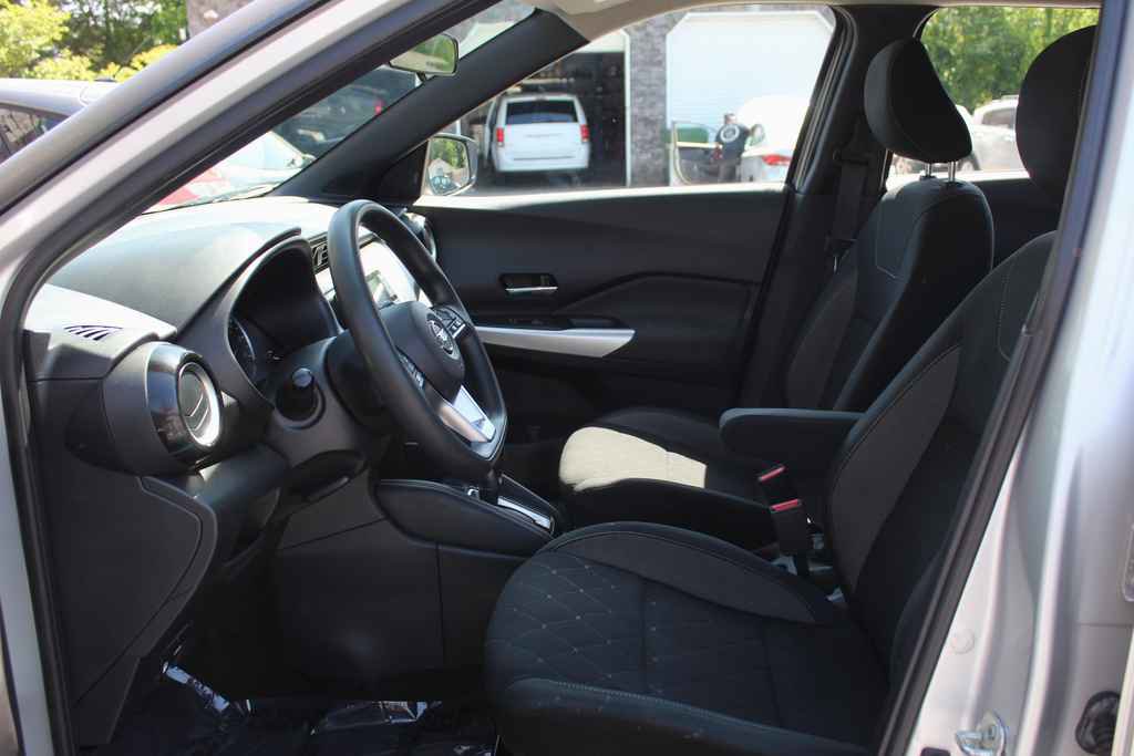 Used 2020 Nissan Kicks SV FWD image 22