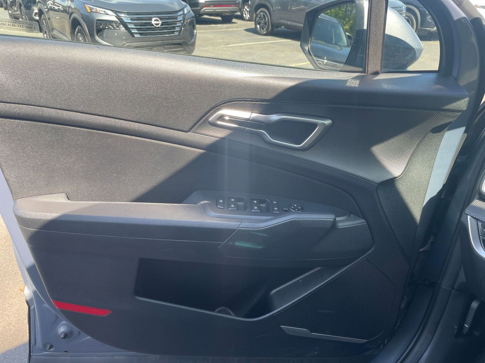 Used 2025 Kia Sportage LX image 18