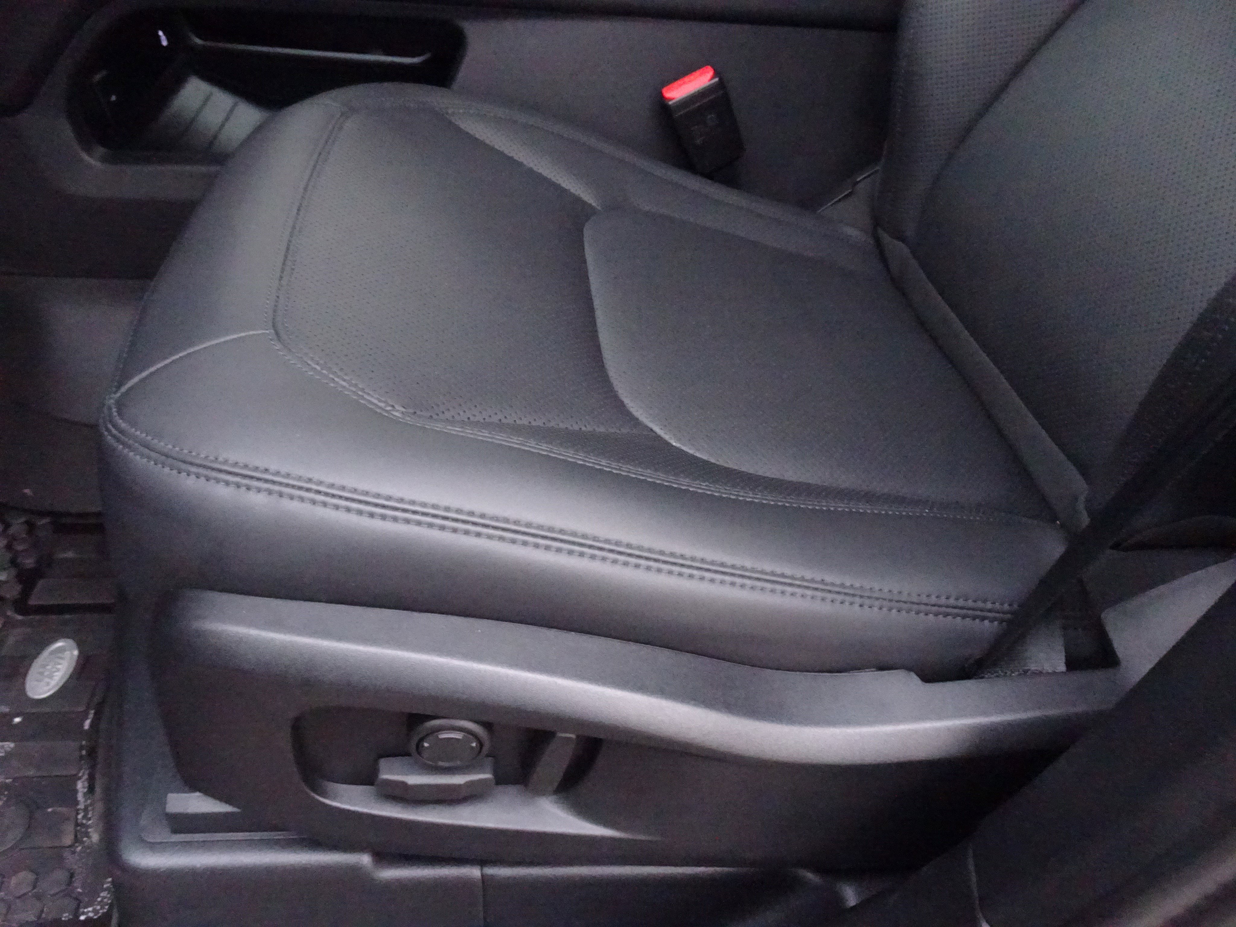 Certified 2025 Land Rover Defender 110 S image 16