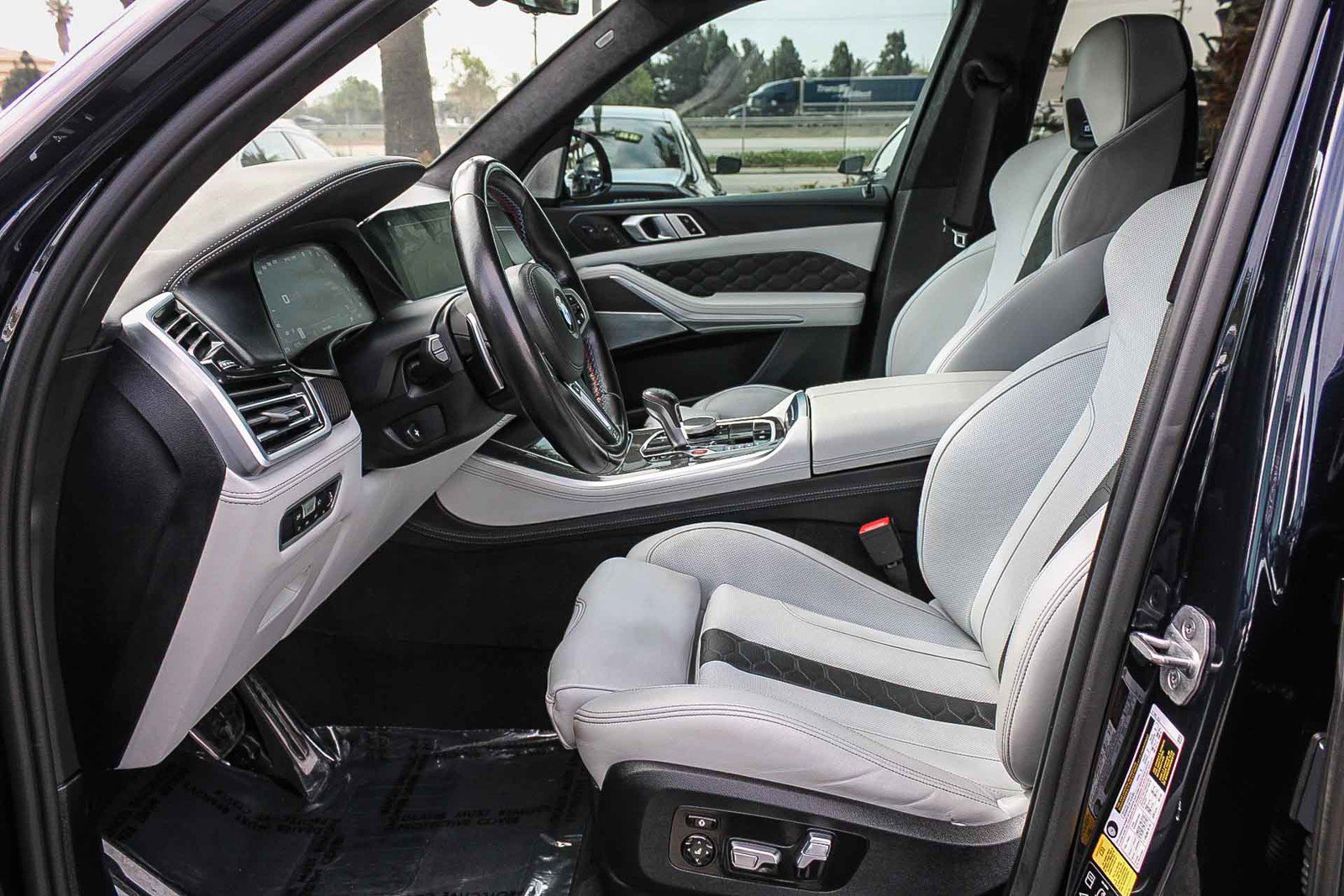Used 2021 BMW X5 M w/ Executive Package image 17