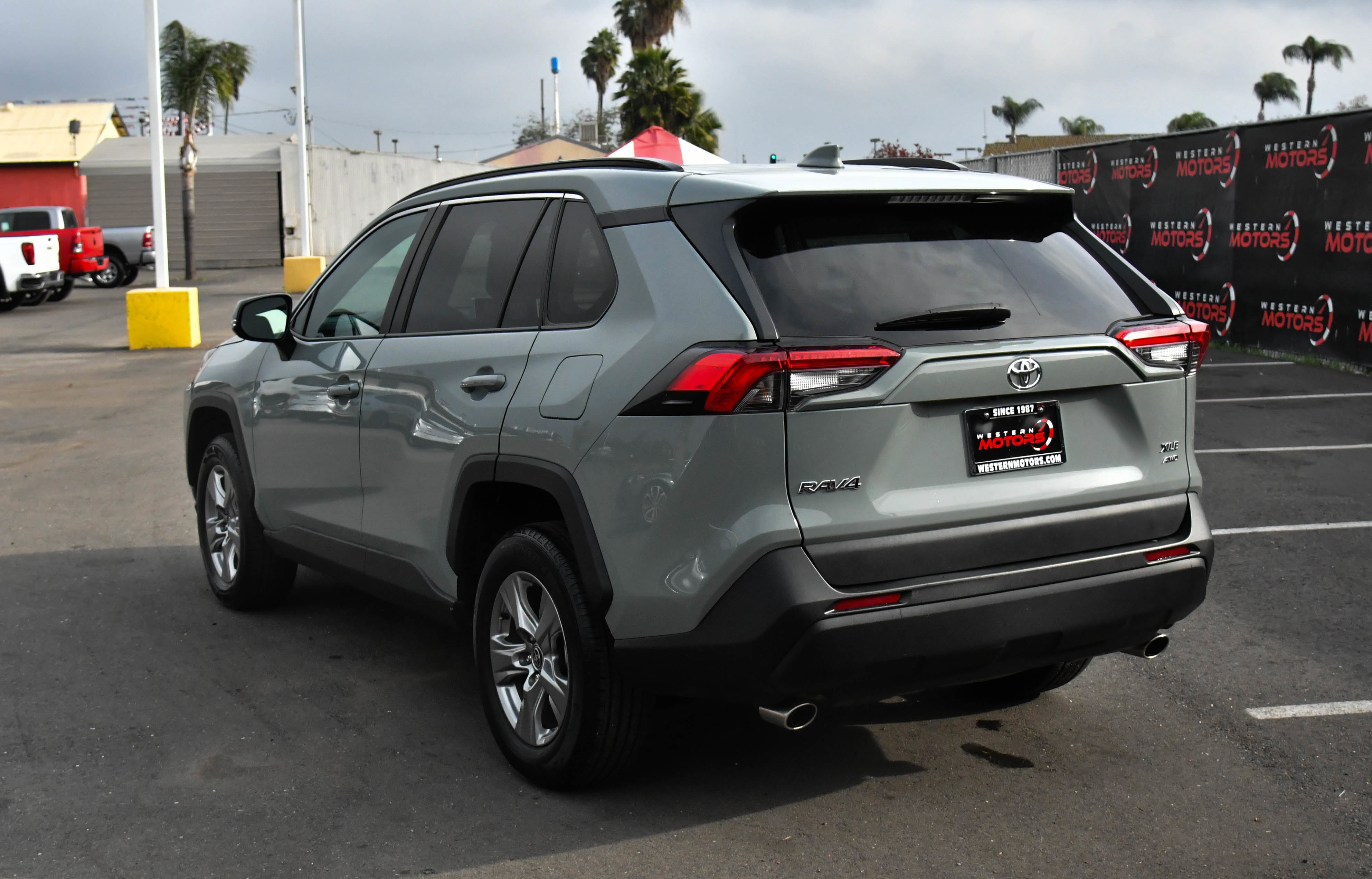 Used 2023 Toyota RAV4 XLE image 6