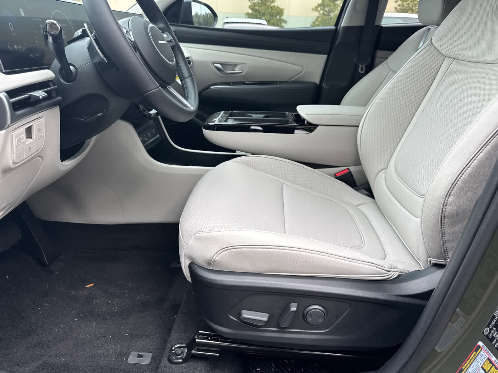 New 2026 Hyundai Tucson Limited FWD image 9