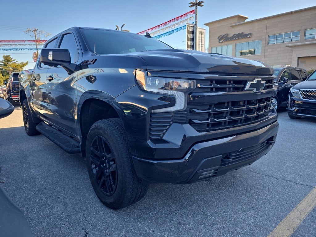 Used 2022 Chevrolet Silverado 1500 LT Trail Boss w/ LT Trail Boss Premium Package image 2