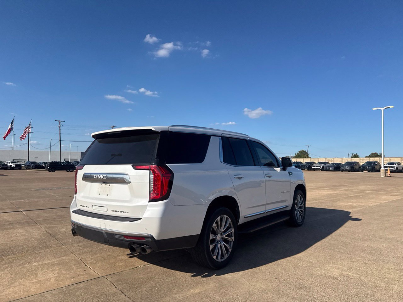 Used 2021 GMC Yukon Denali w/ LPO, Illumination Package AWD/4WD image 27