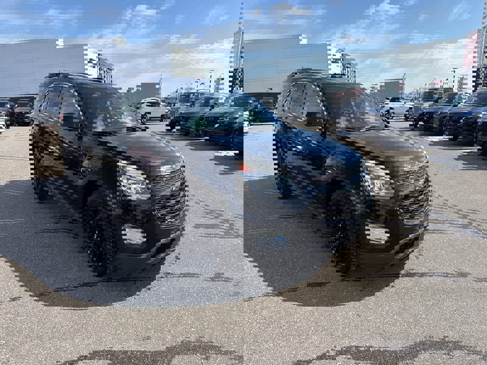 Used 2017 Chevrolet Equinox LT image 3