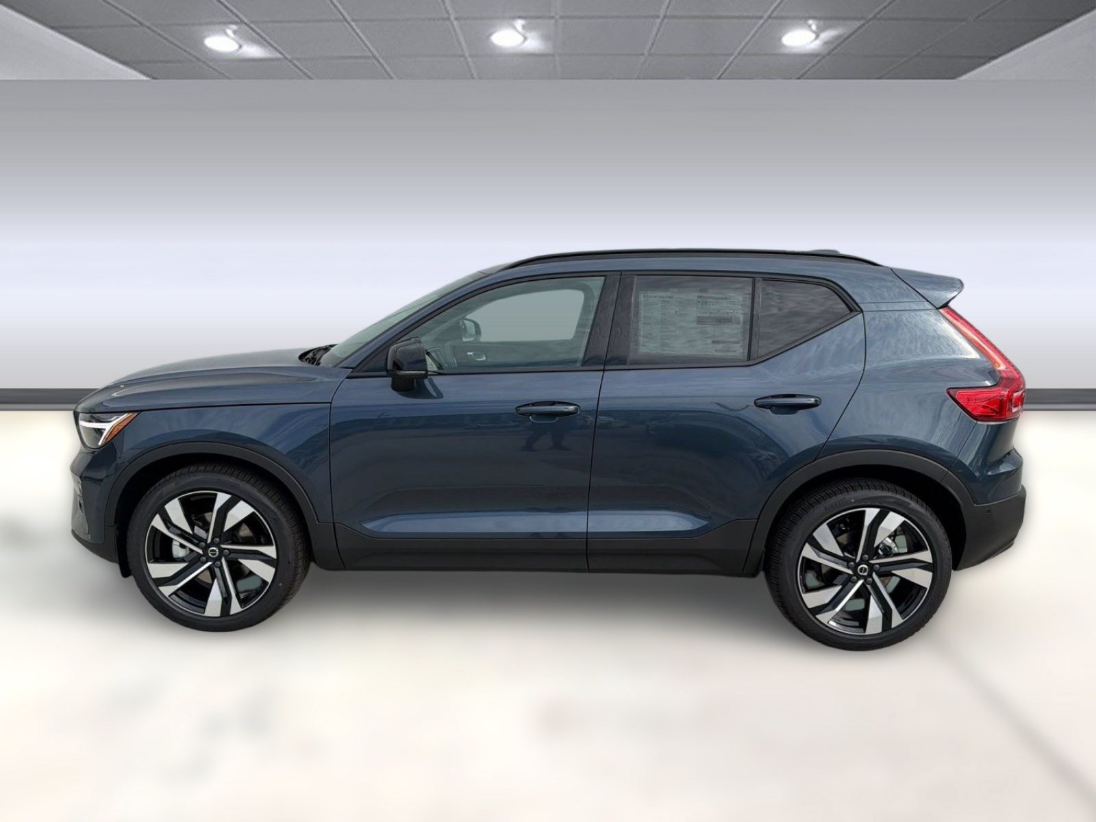 New 2026 Volvo XC40 B5 Ultra w/ Climate Package AWD/4WD image 2