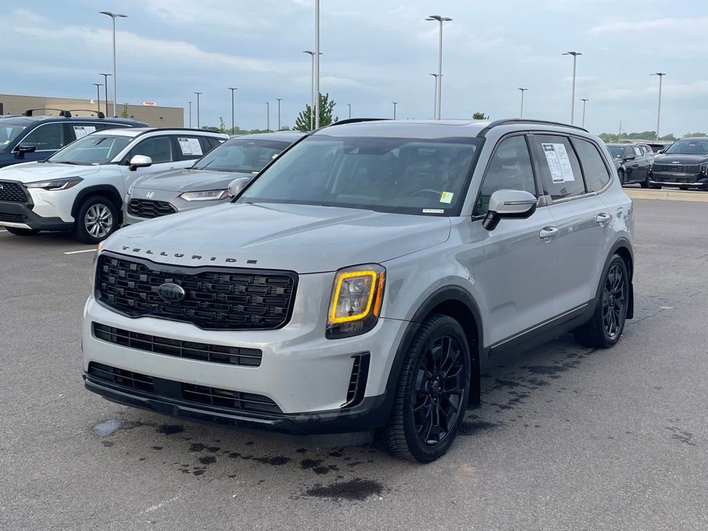 Used 2021 Kia Telluride EX w/ EX Premium Package AWD/4WD image 3