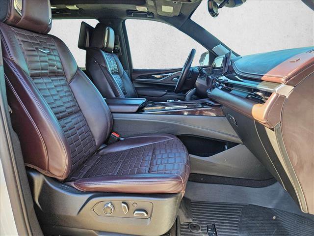 Used 2023 Cadillac Escalade ESV Sport Platinum w/ LPO, ONYX Package image 23