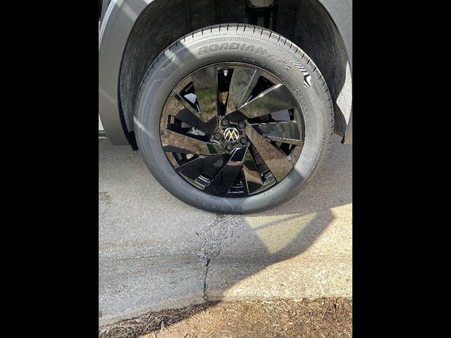 New 2026 Volkswagen Atlas Cross Sport SE image 12